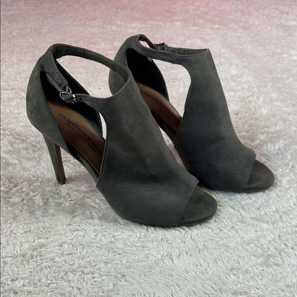 Christian Siriano Payless grey suede peep toe stiletto‎ heels, size 7W